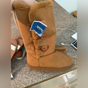 Brown cozy boots
